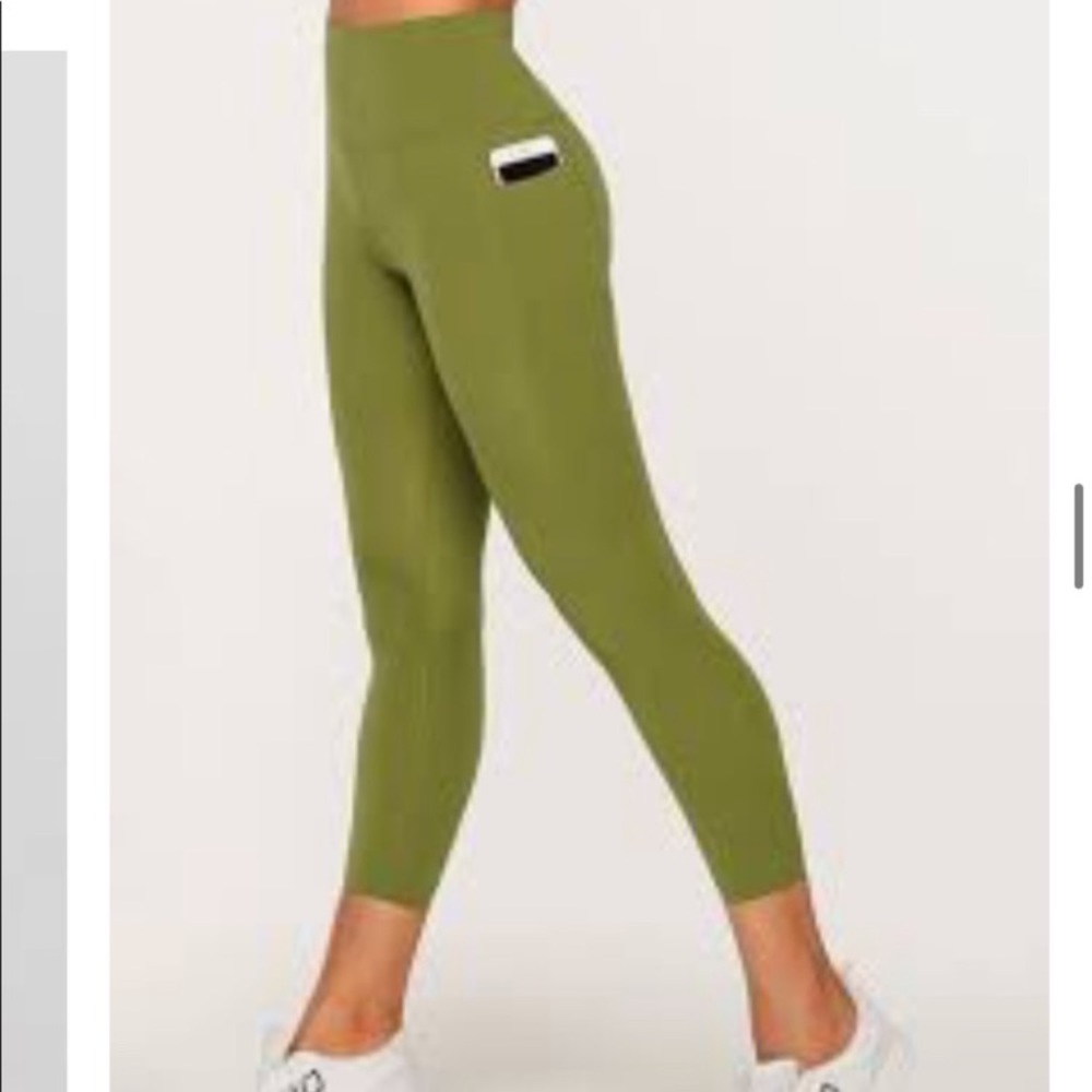 Lorna Jane green leggings with side phone pockets